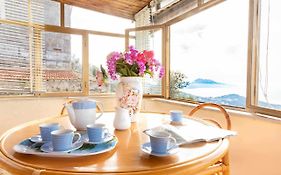 La Maison D Epoque Avec La Vue Sur Capri